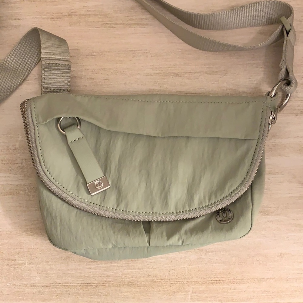 Lulu Lemon all night festival bag- Micro
